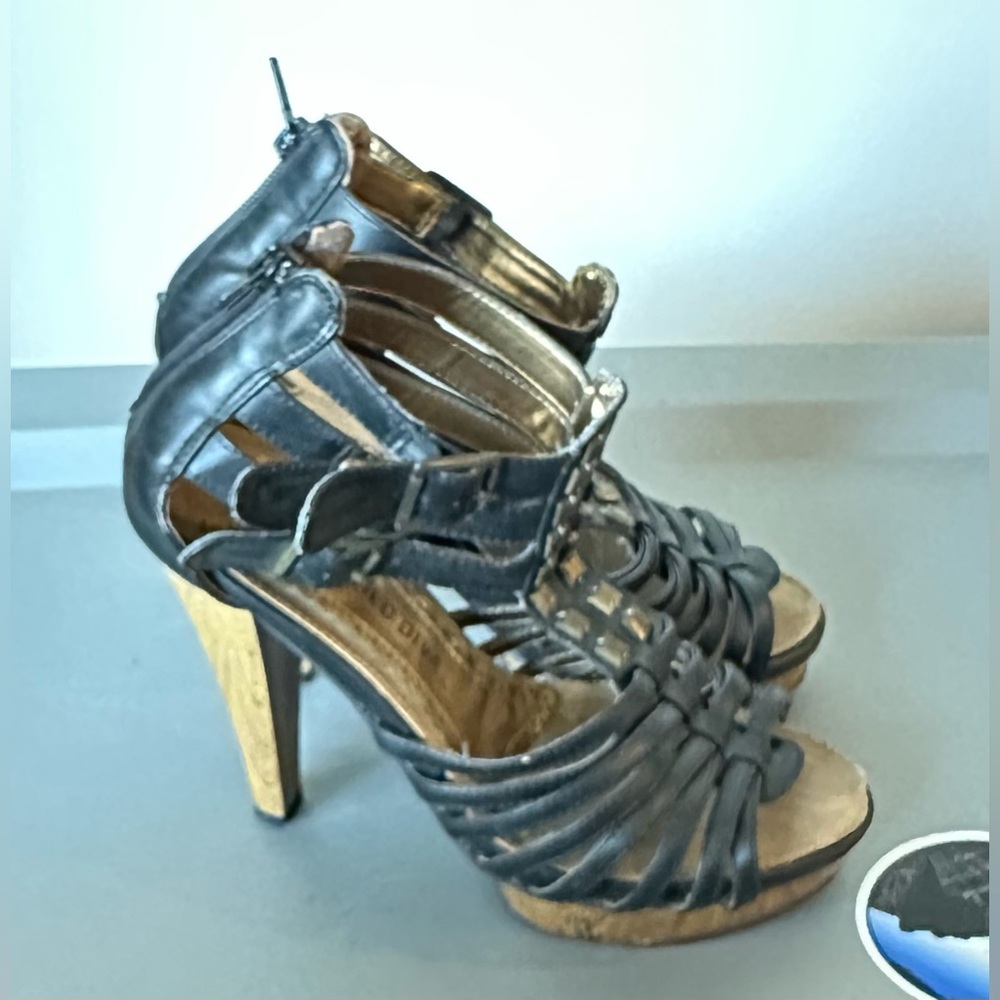 WILD DIVA USED BLACK 6"Block Heel Open Toe Sandal Shoes WOMEN Size 6